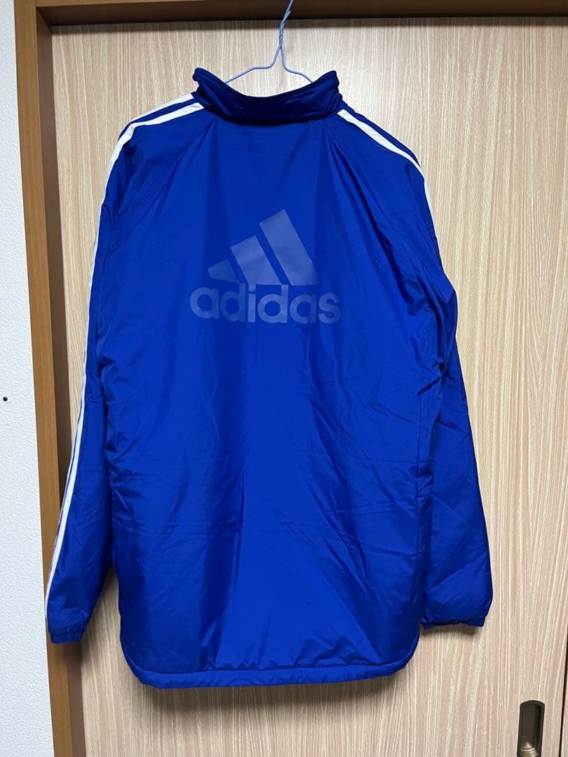 数日限定！新品　adidas 上下セット　ウィンドブレーカー・パンツ 冬用