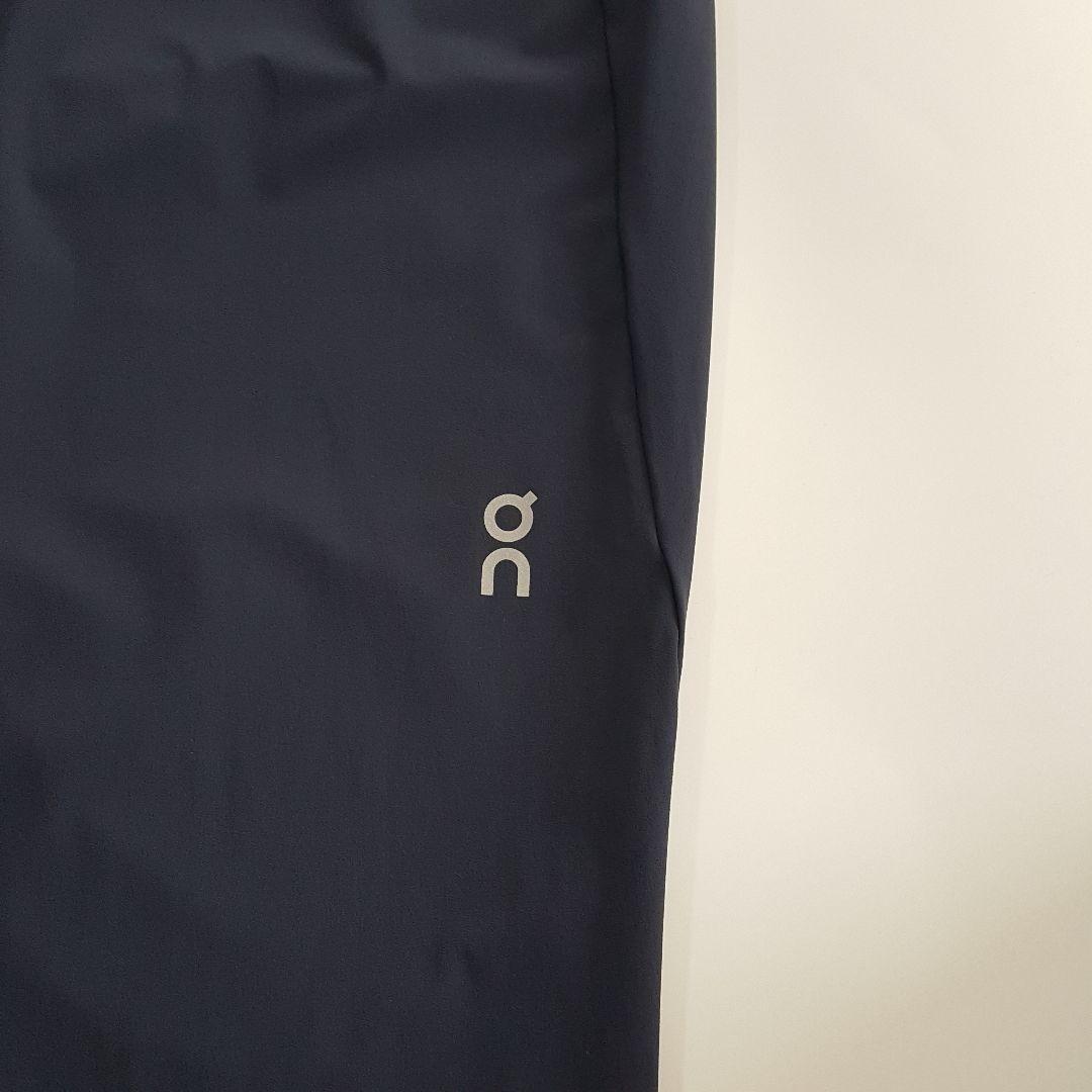 新品 On レディース ランニング ライトウェイトパンツ 速乾 ネイビー M