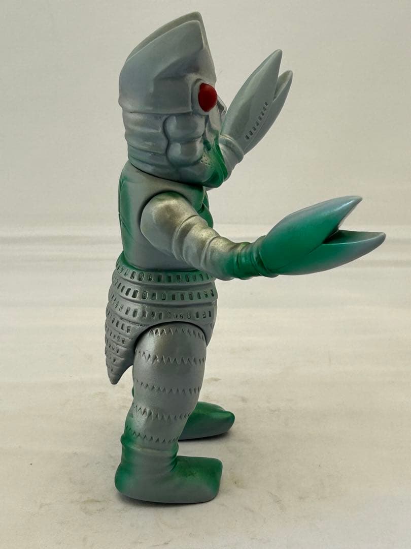 バルタン星人　ウルトラマン 怪獣 フィギュアマルサン　ブルマァク復刻　バンダイ