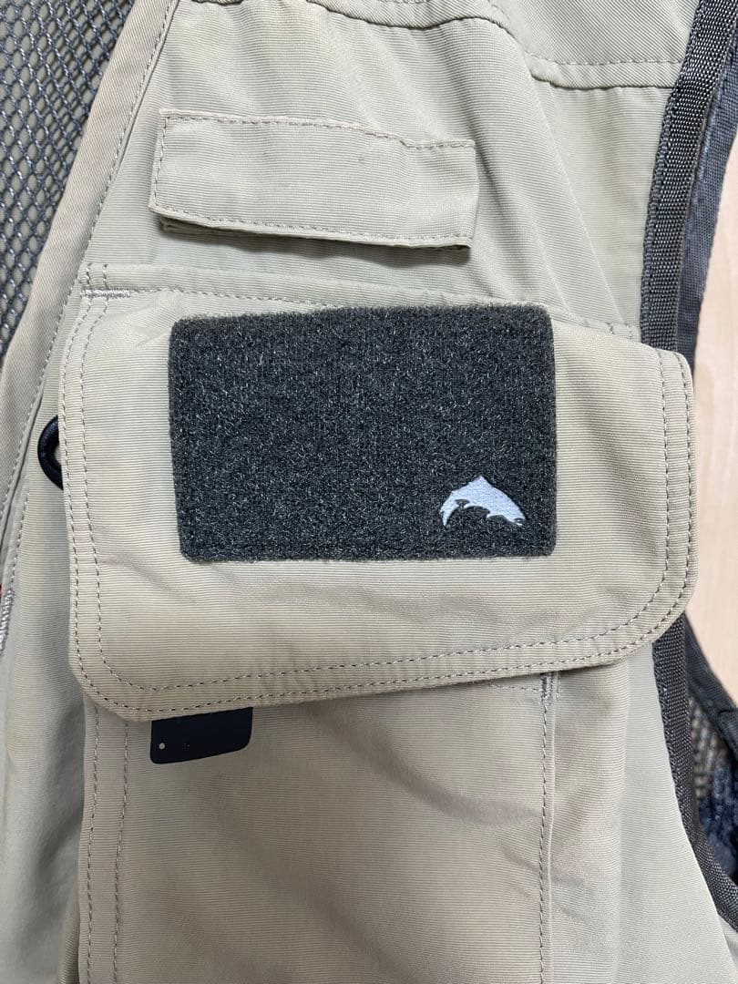 Simms フィッシングベスト メッシュ　シムス　trout トラウト　渓流