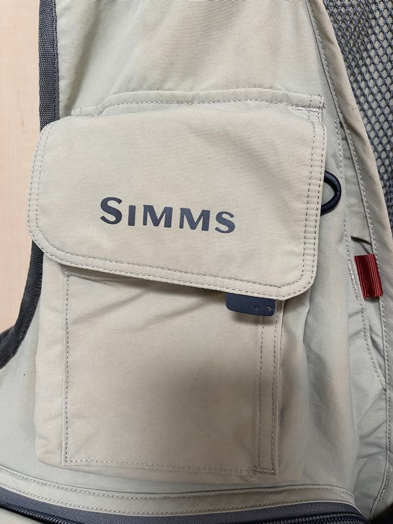 Simms フィッシングベスト メッシュ　シムス　trout トラウト　渓流