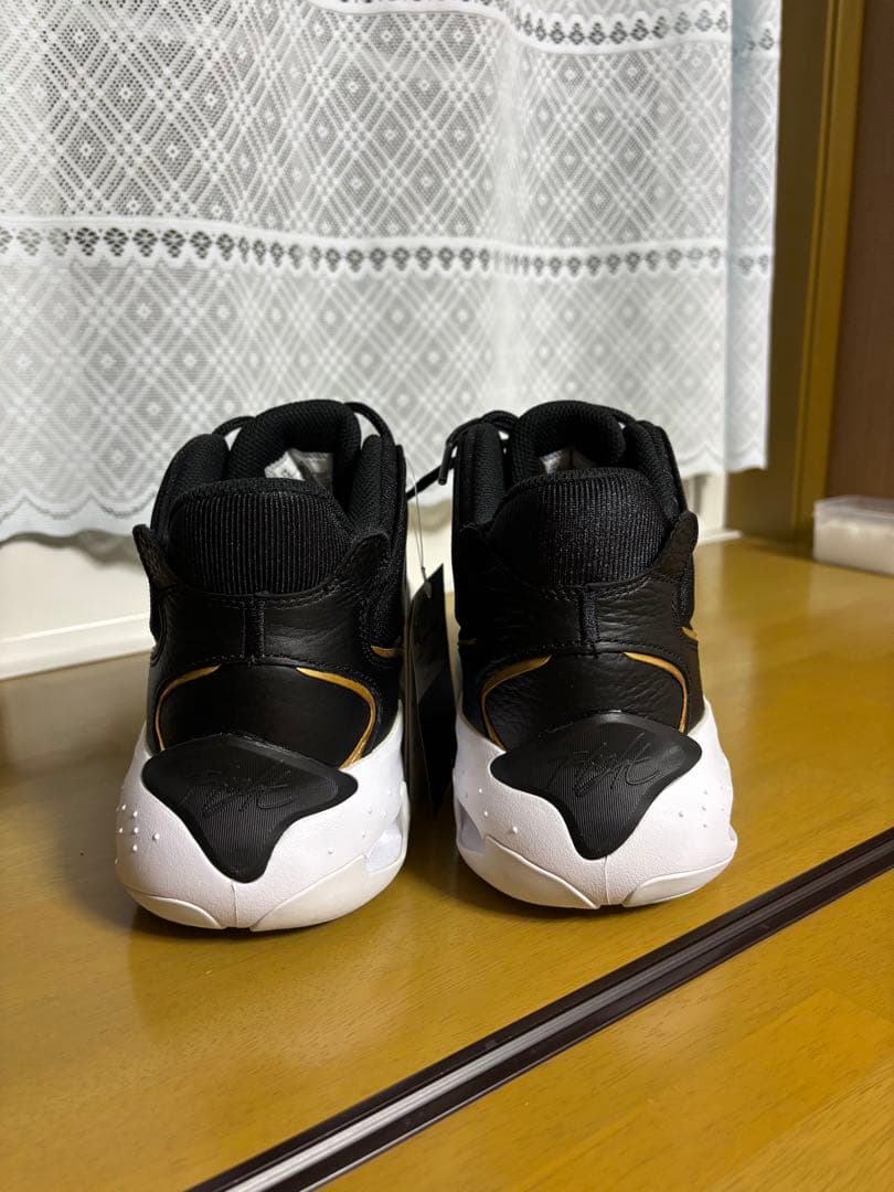 JORDAN MAX AURA 4 ブラック/ゴールド 28.5㎝