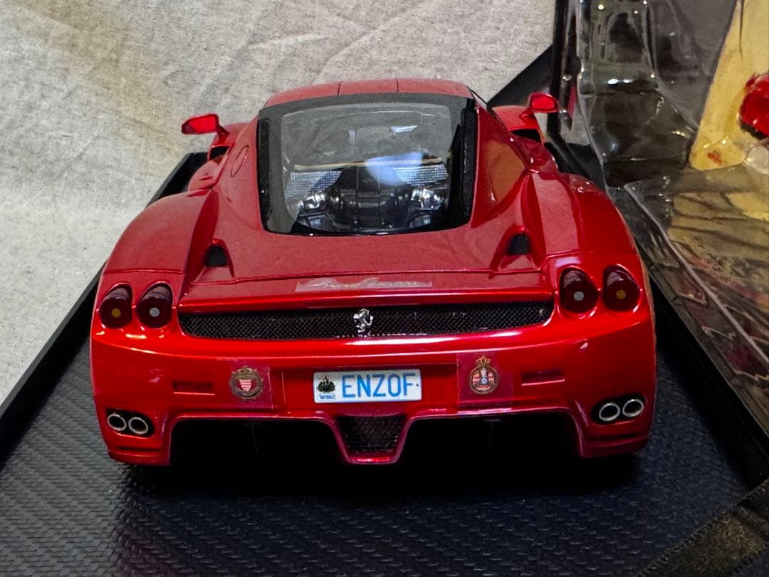 ミニカー Ferrari Enzo F Formula 1 Red 2008 1/18