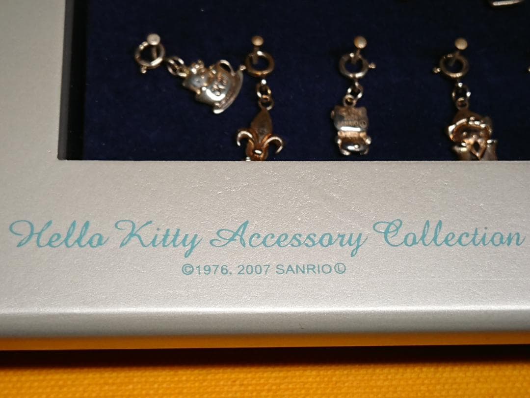 石原タイコ　Hello Kitty　ハローキティ　チャーム　アクセサリー