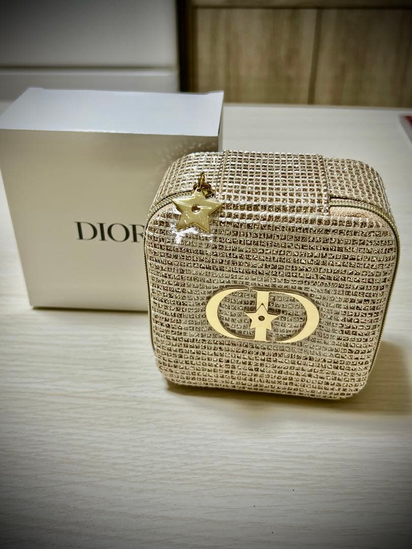 Dior ディオールホリデー2025ノベルティ未使用ジュエリーケース＋ポーチ