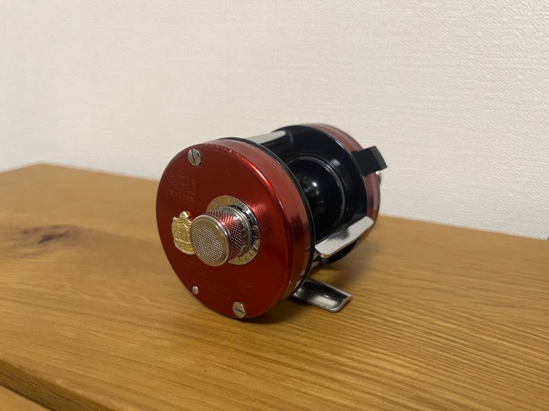ABU アンバサダーAmbassadeur 2500CI 赤レッド　アブガルシア