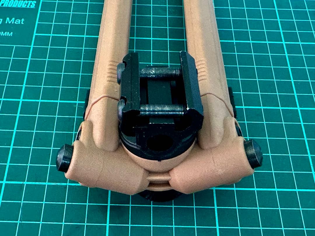 マグプルタイプ　バイポッド 20mm MAGPUL