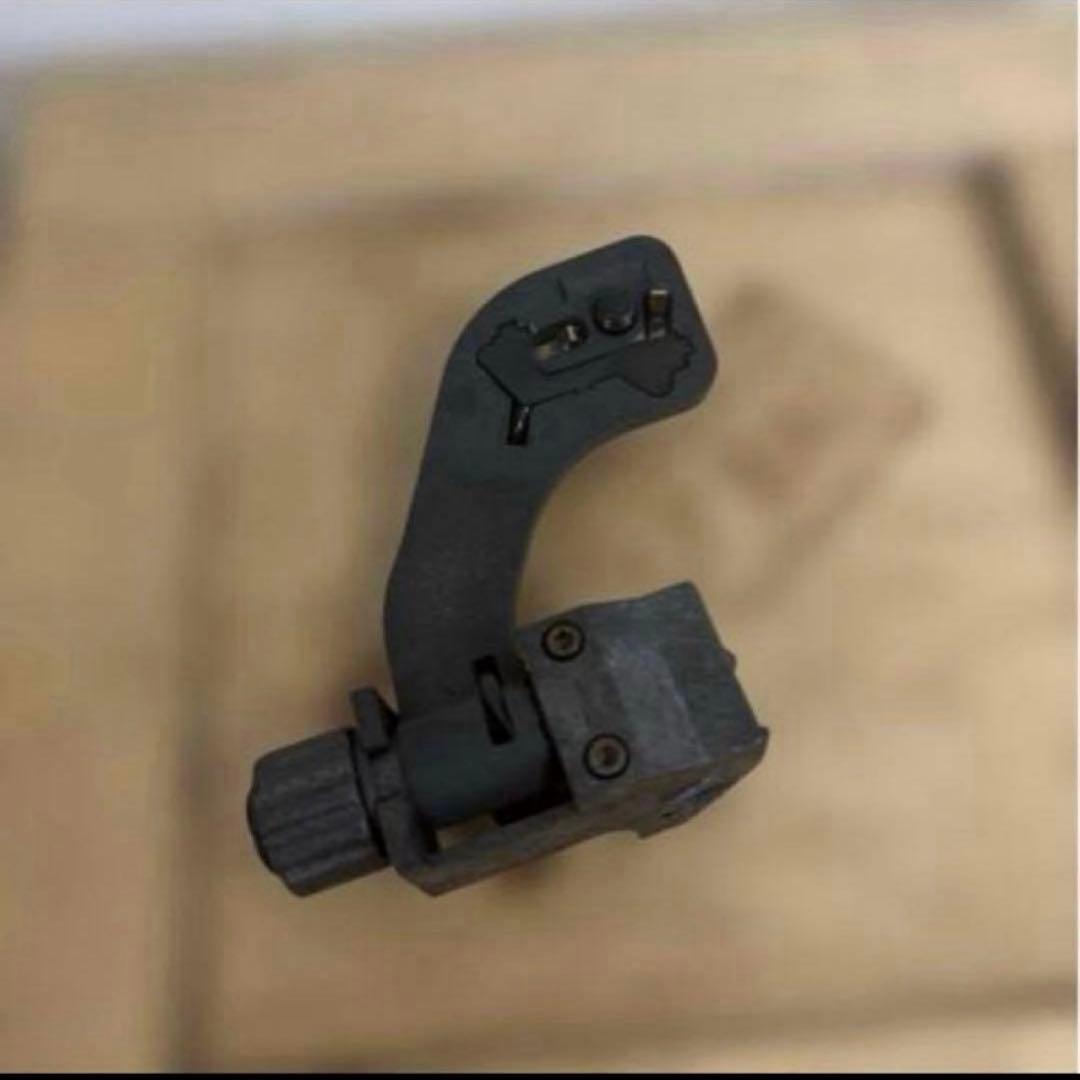 未使用品　米軍　実物　ナイトビジョン　Jアーム　アダプター　AN/PVS14 ②