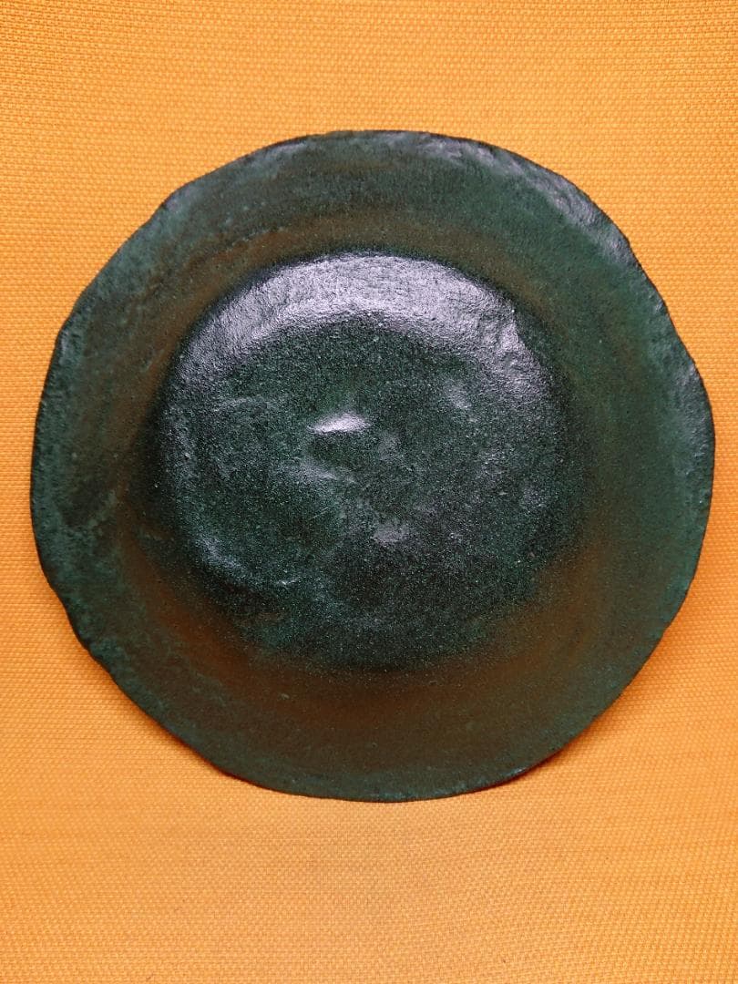 飾り皿　金属　龍　骨董　浮彫　置物　インテリア　工芸品　美術品　A2610