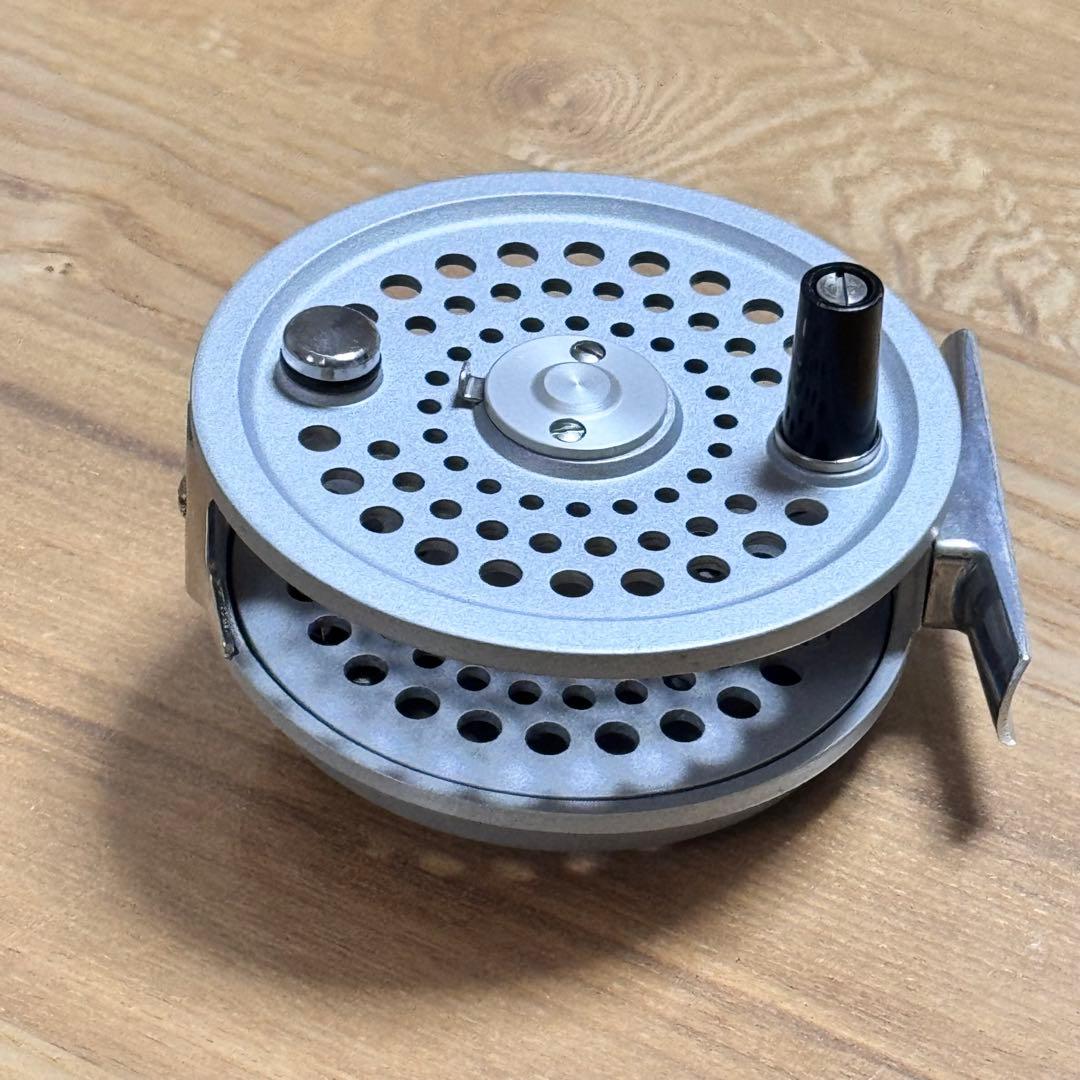 ORVIS BATTENKILL Silver Series 7/8フライリール