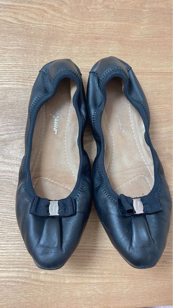 Ferragamo 黒 レザー バレエシューズ 保存袋付き