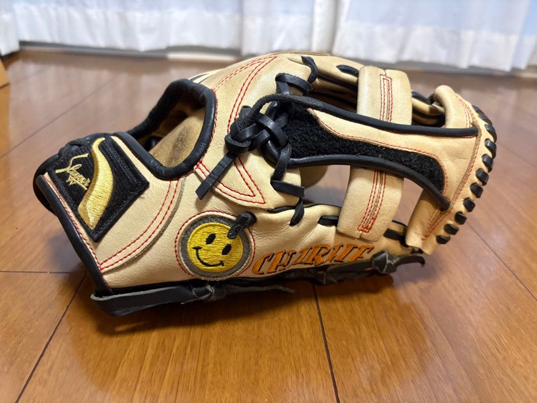 Slugger スマイリーフェイス 内野用　軟式グローブ　※プロ型付け