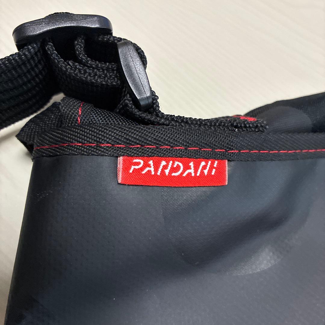 Pandani パンダーニ メッセンジャーバッグ 黒水玉 サコッシュ