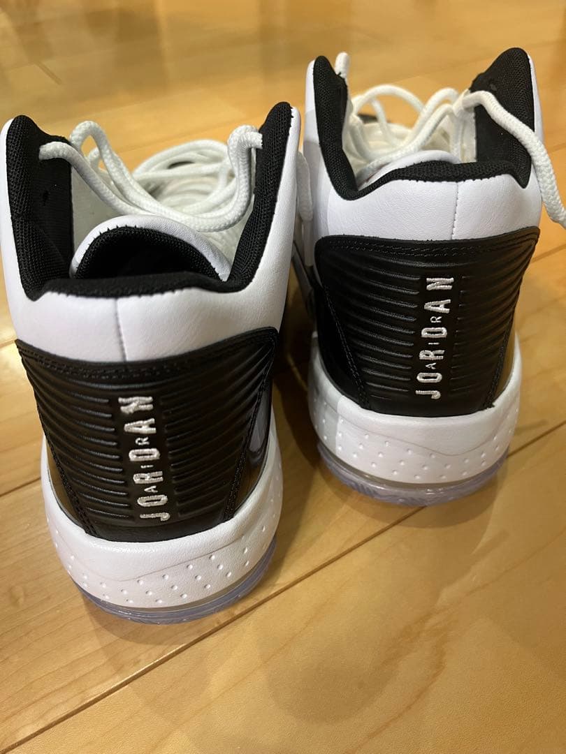 新年セール【新品・未使用】NIKE JORDAN MAX AURA2