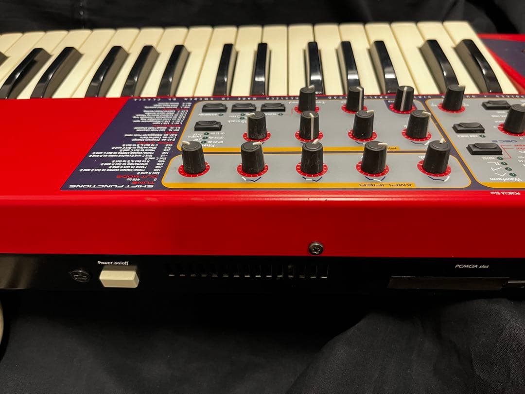 Clavia NORD LEAD2 電源入らず
