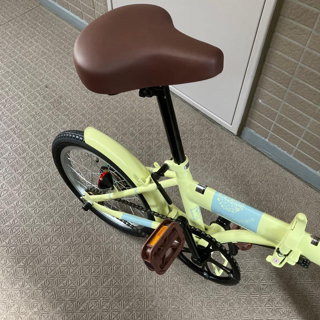 折りたたみ自転車 淡い黄色