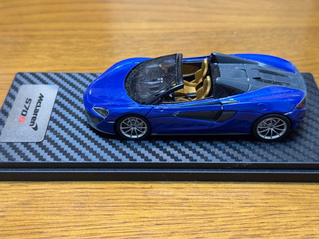 McLaren 570S ミニカー 青