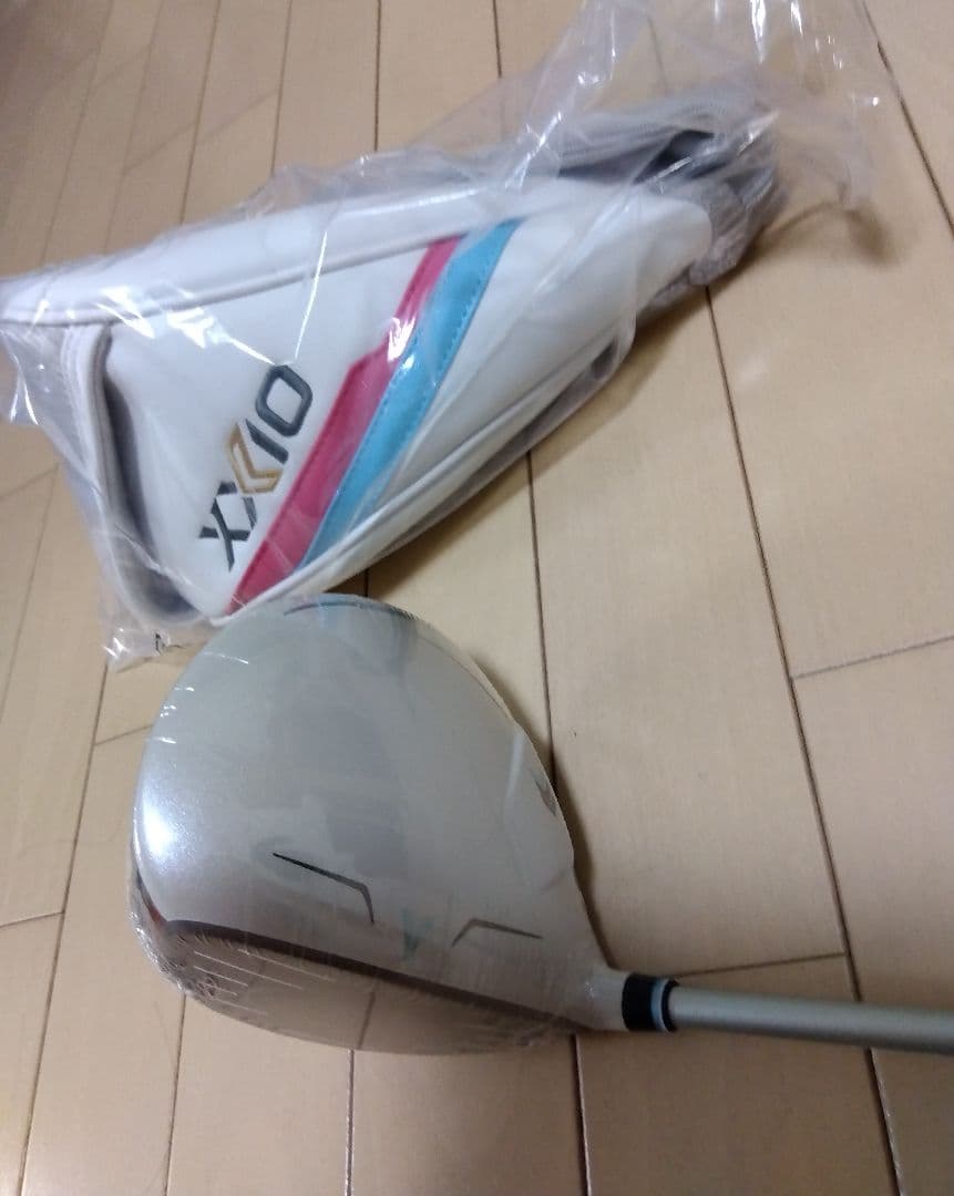 新品◆DUNLOP　XXIO12　レディスドライバー　ホワイト　L　13.5゜