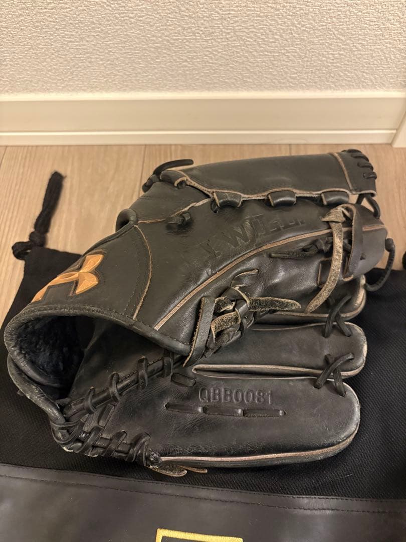 Under Armour 硬式グローブ 専用バッグ付き