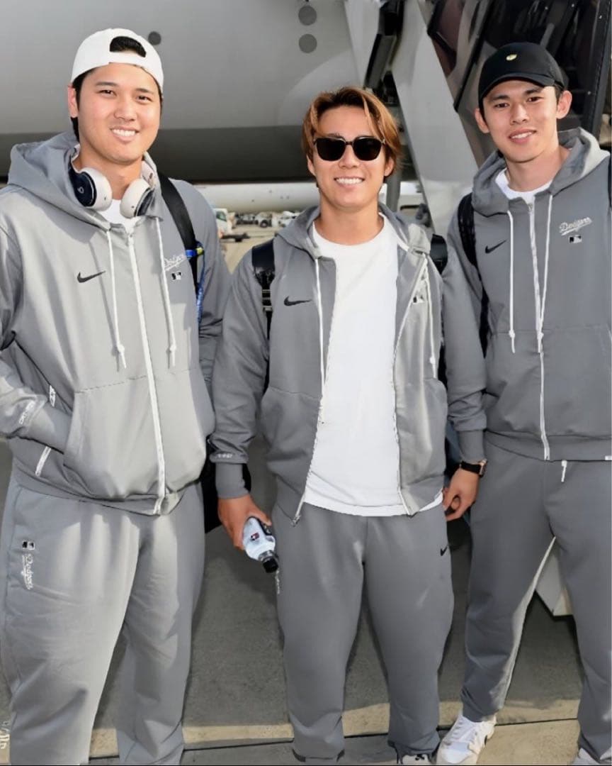 大谷翔平　ドジャース　パーカー　オーセンティック　NIKE Sサイズ