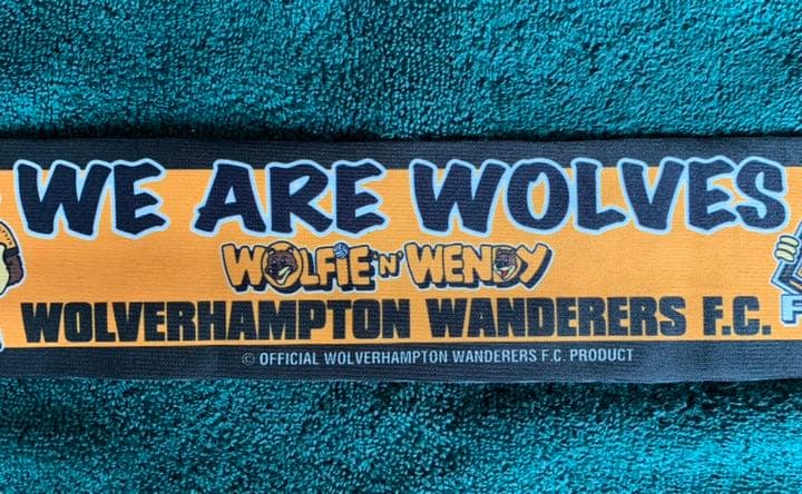 Wolvesカーキット2点(WOLFIE・マフラー)+キーホルダー+ピンバッジ