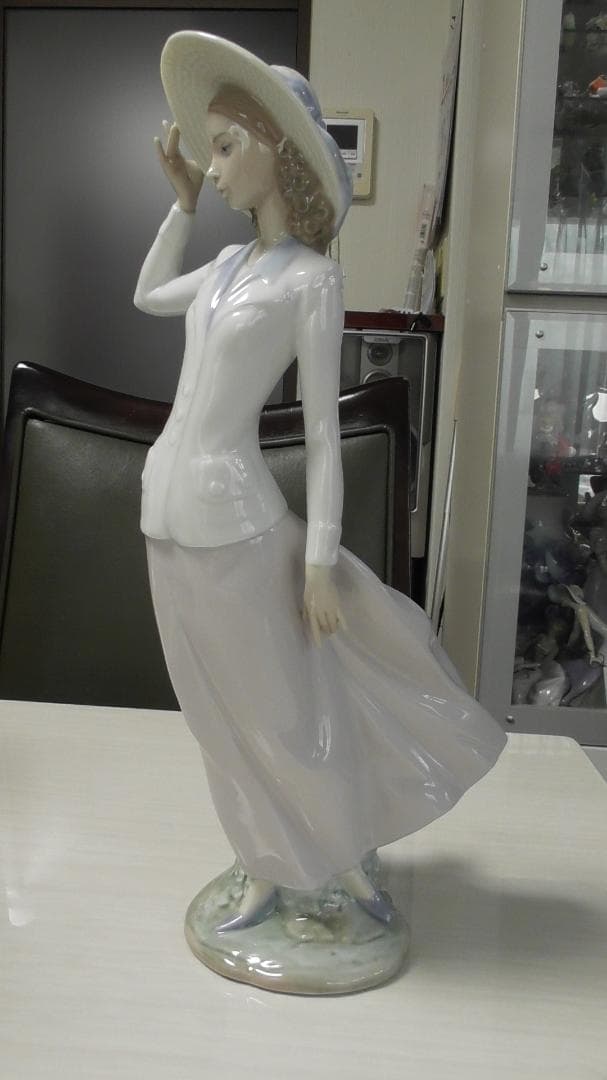 LLADRO　リヤドロ　【春のそよ風】　陶器　リアドロ　インテリア　Ｌ550