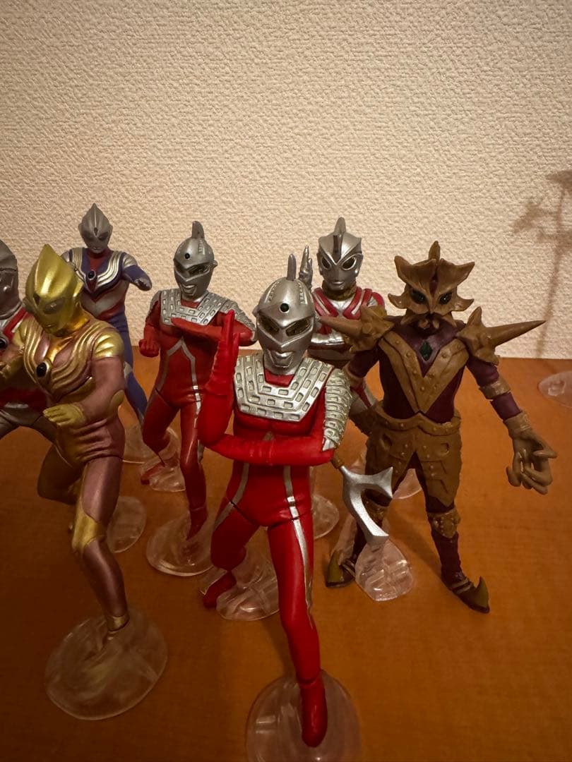 アルティメットルミナス　ウルトラマン　16体セット　発光ルミナス8個付