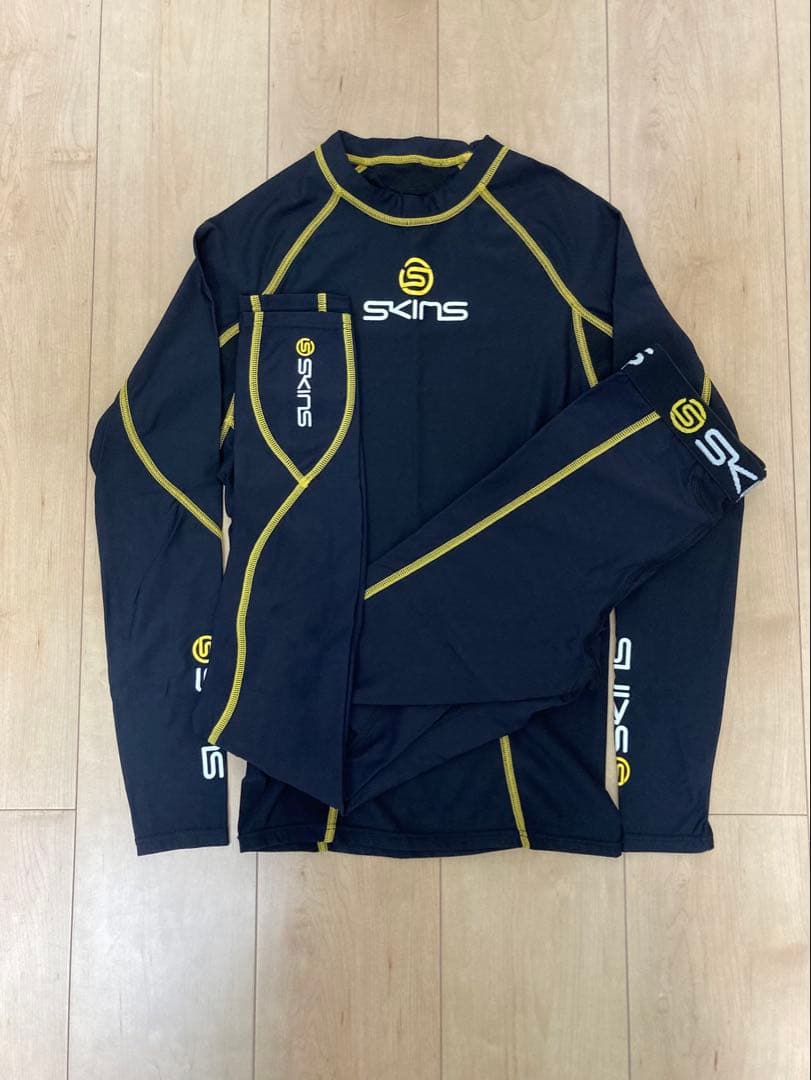 SKINS スキンズ ロングシャツ ロングタイツ 上下セット Sサイズ 超美品