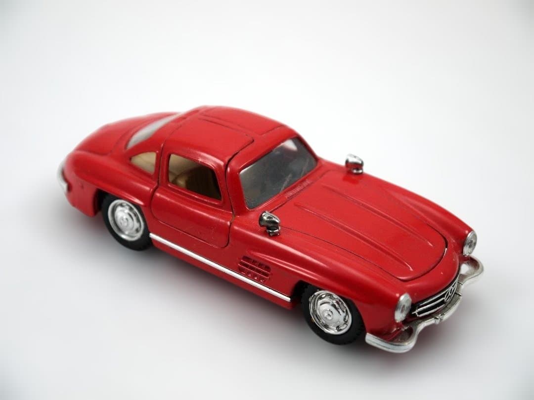 メルセデスベンツ 1/43 Solido No. 4502 300 SL1954