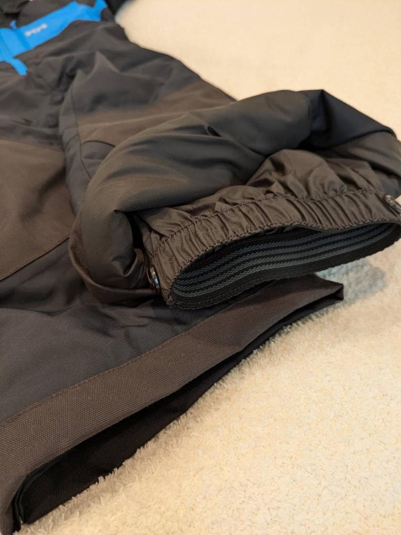 【美品】Helly Hansen キッズ スノースーツ／スキーつなぎ 98cm