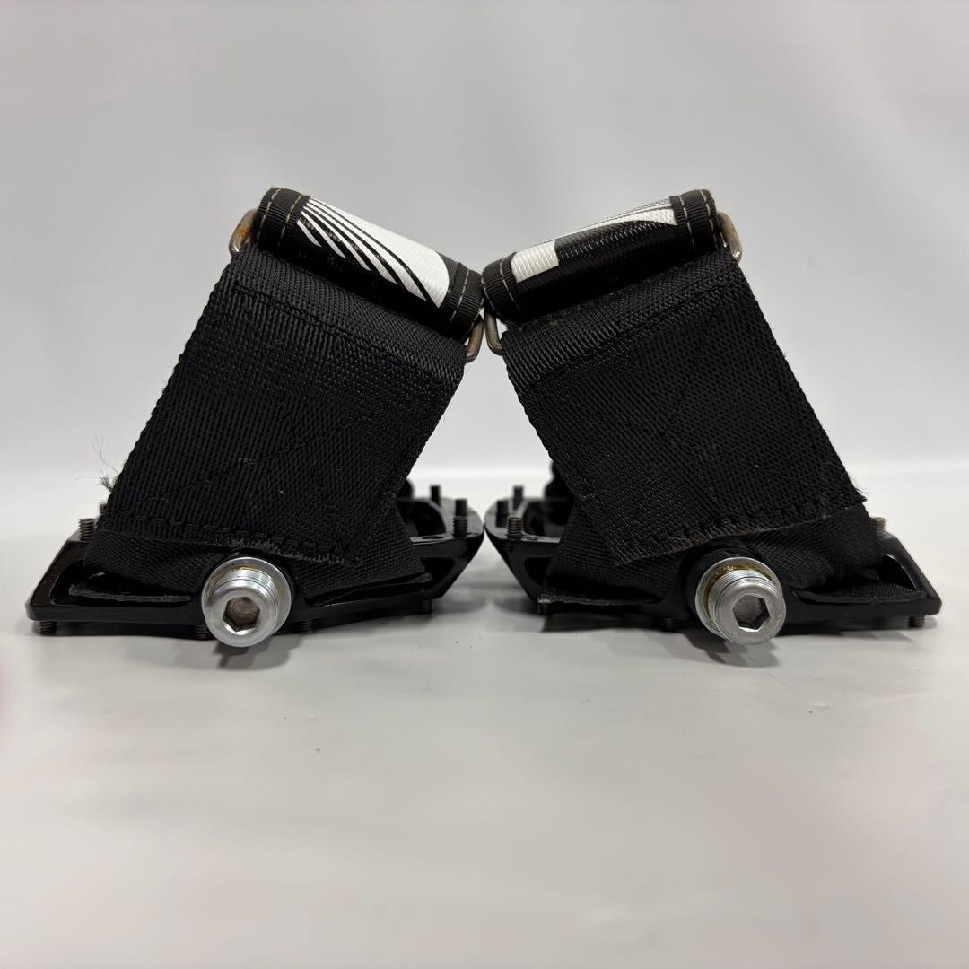 DMR BIKES V12 ペダル ブラック Hold fastストラップ付き