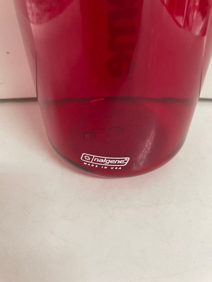 【662】supreme Nalgane 32 oz Bottle