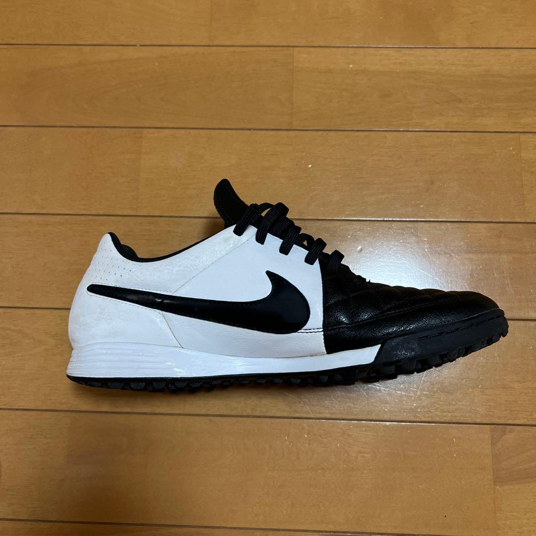 シューズ NIKE Tiempo Genio Leather TF 28cm