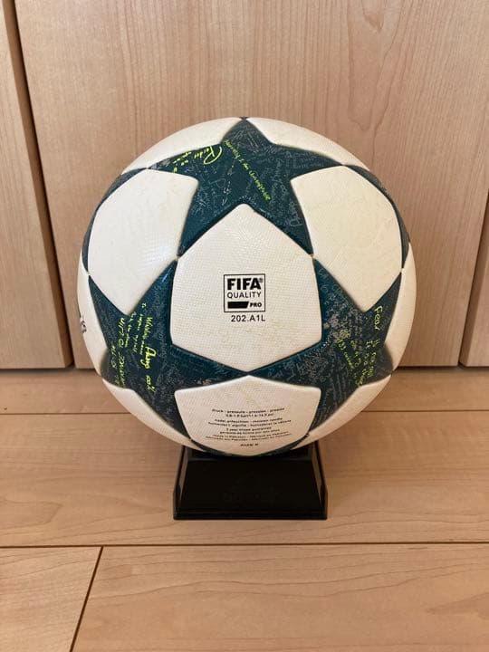 2016 フィナーレ  サッカーボールアディダス　FINAL 公式球　５号球