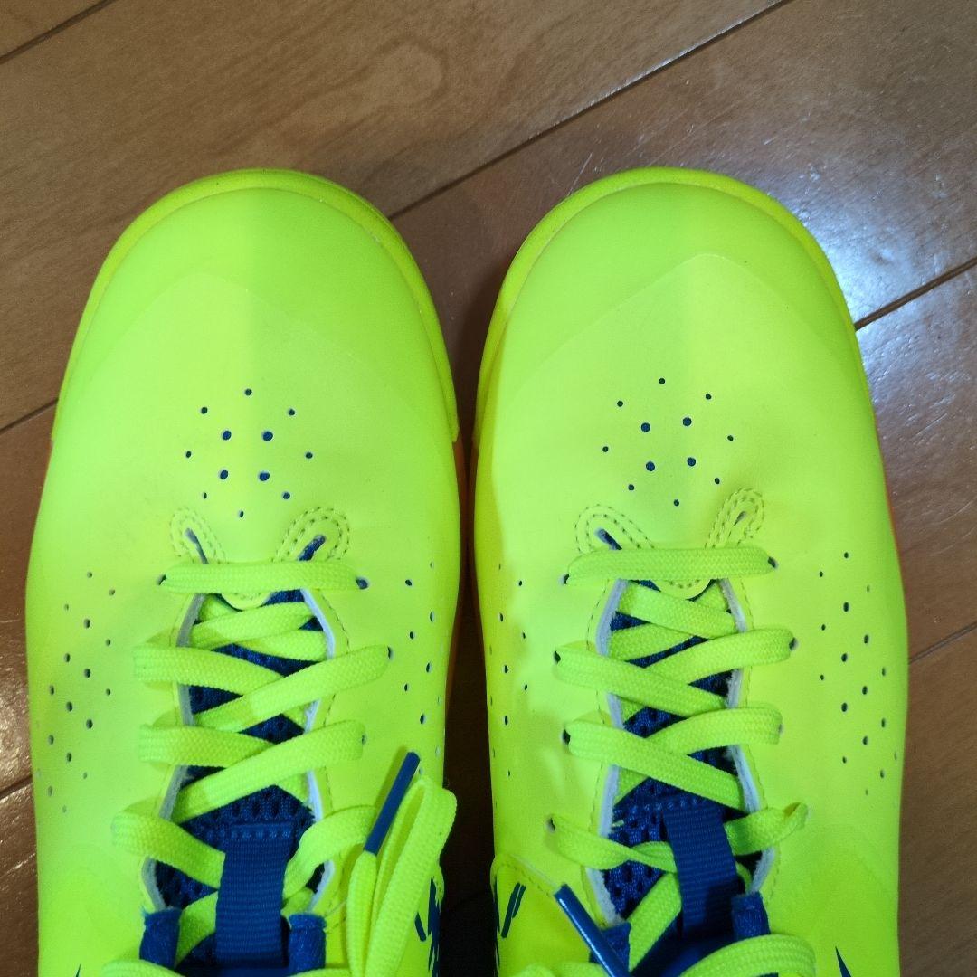 蛍光イエロー asicsフットサルシューズ（美品）