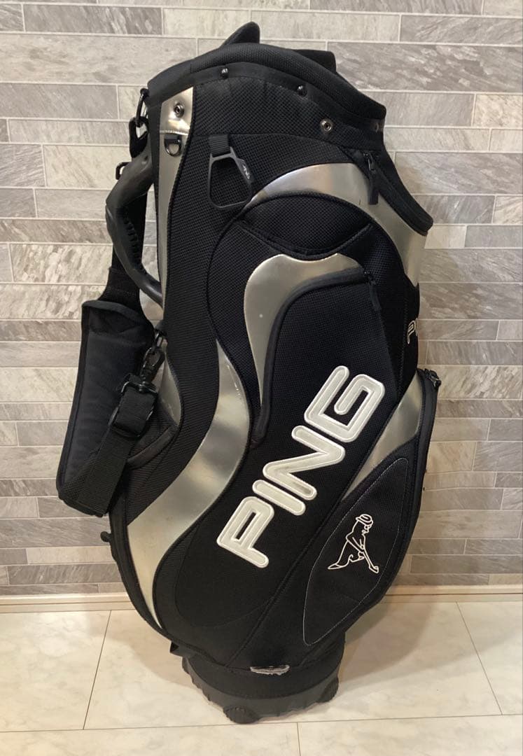 PING ピン　キャディバッグ　ブラック系　軽量モデル　6分割