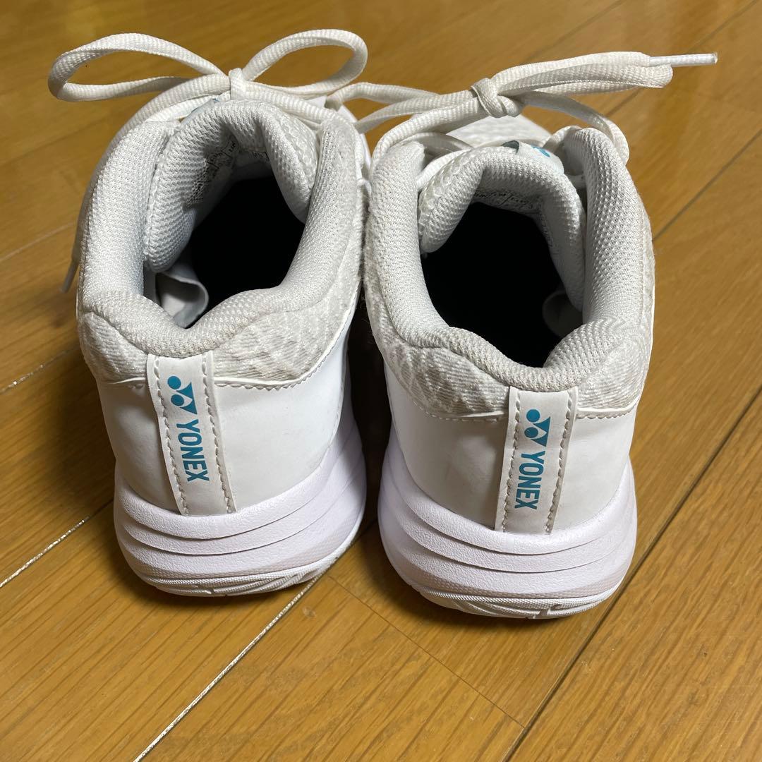 25年5月購入 YONEX ヨネックス バドミントンシューズ 23.5cm 袋付