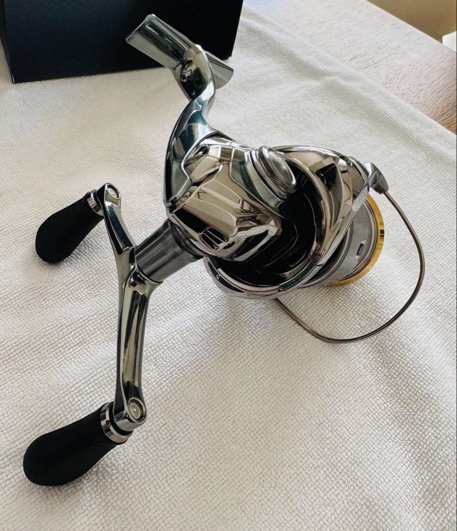 未使用品　18ステラ C3000SDHG・替えスプール付き