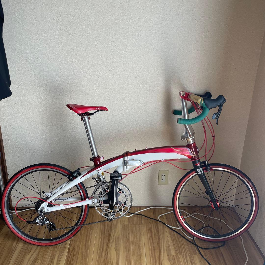 折りたたみ自転車 ホワイトとレッド