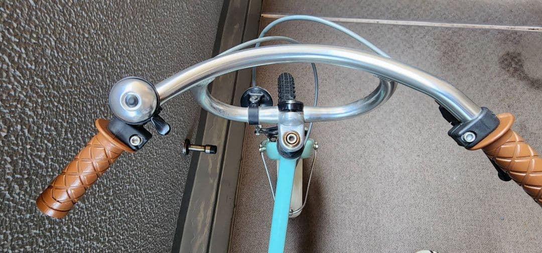 子供用自転車　(KhodaaBloom コーダーブルーム asson K16)
