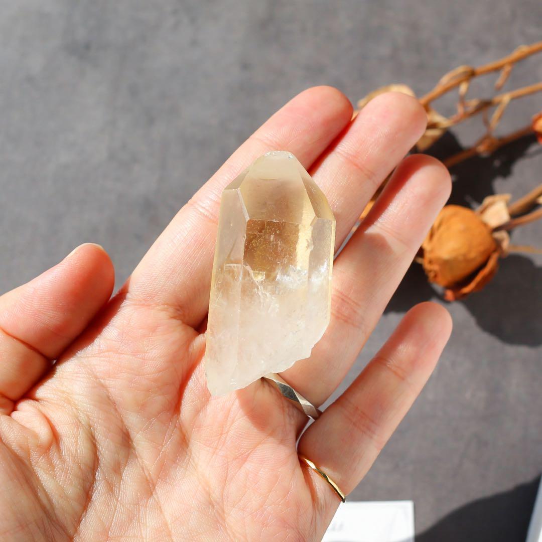 ゴールデンヒーラー クォーツ 原石 水晶 鉱物 希少石 天然石