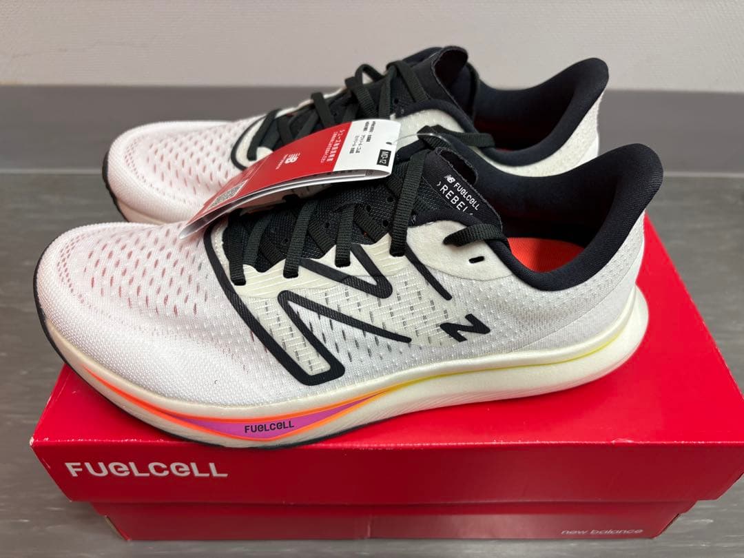 New Balance FuelCell Rebel 26.5cm【新品】