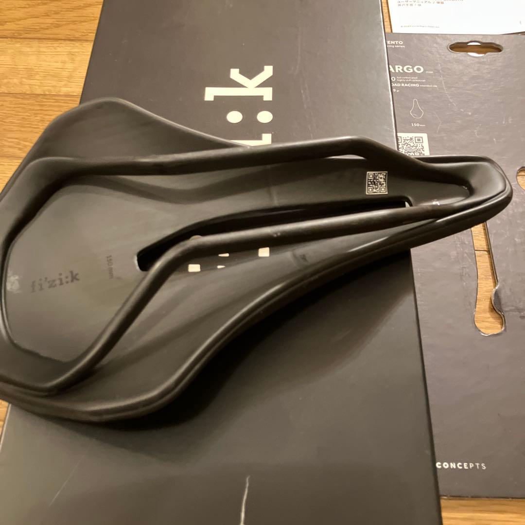 fizik VENTO ARGO 00 150mmカーボン サドル