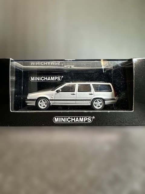 【MINICHAMPS】 Volvo 850 （1996）シルバー　1/43
