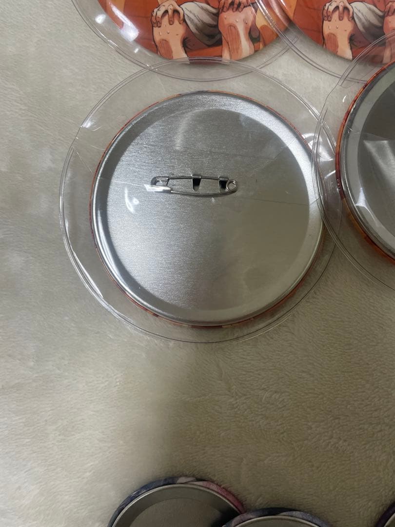 リヴァイ 缶バッチセット　おまけ付き