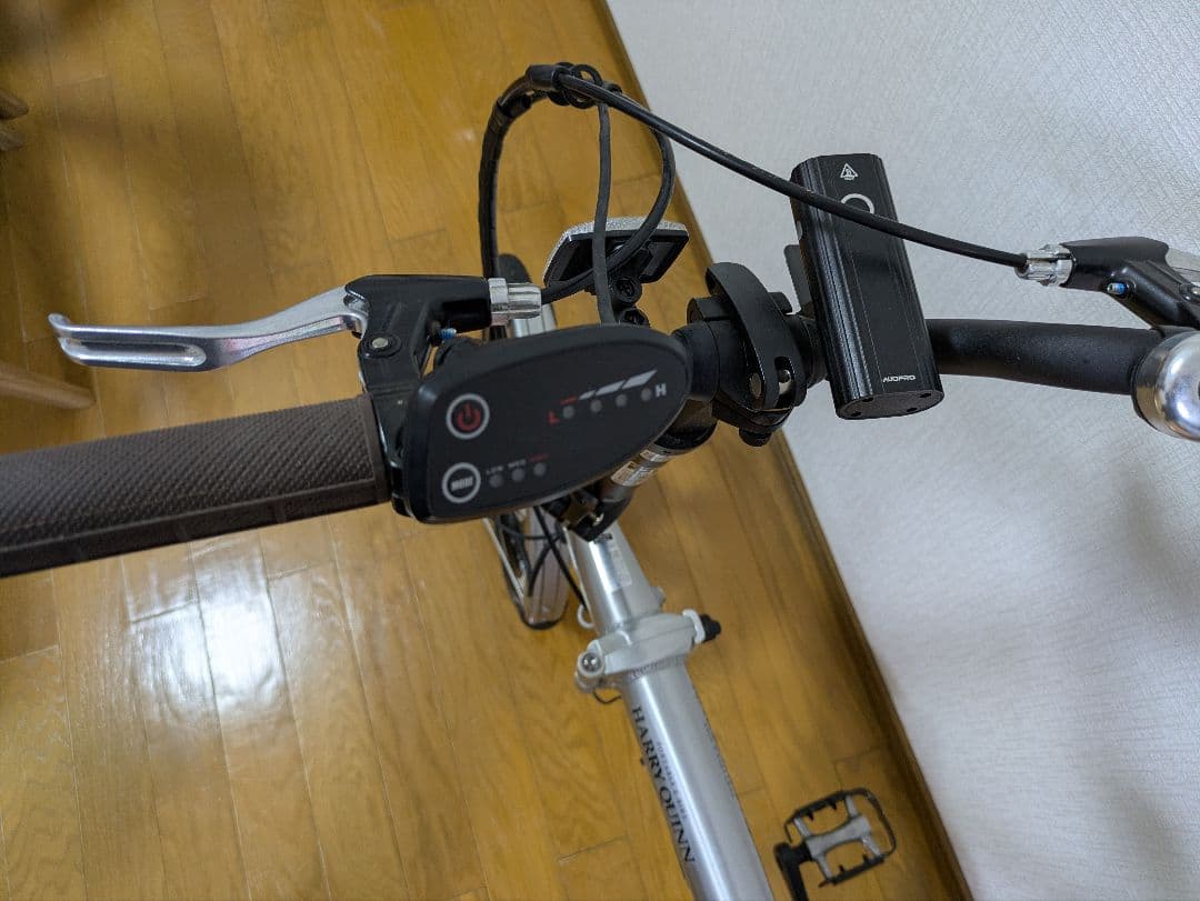 HARRY QUINN ハリークイン 折り畳み電動アシスト自転車 スターシルバー