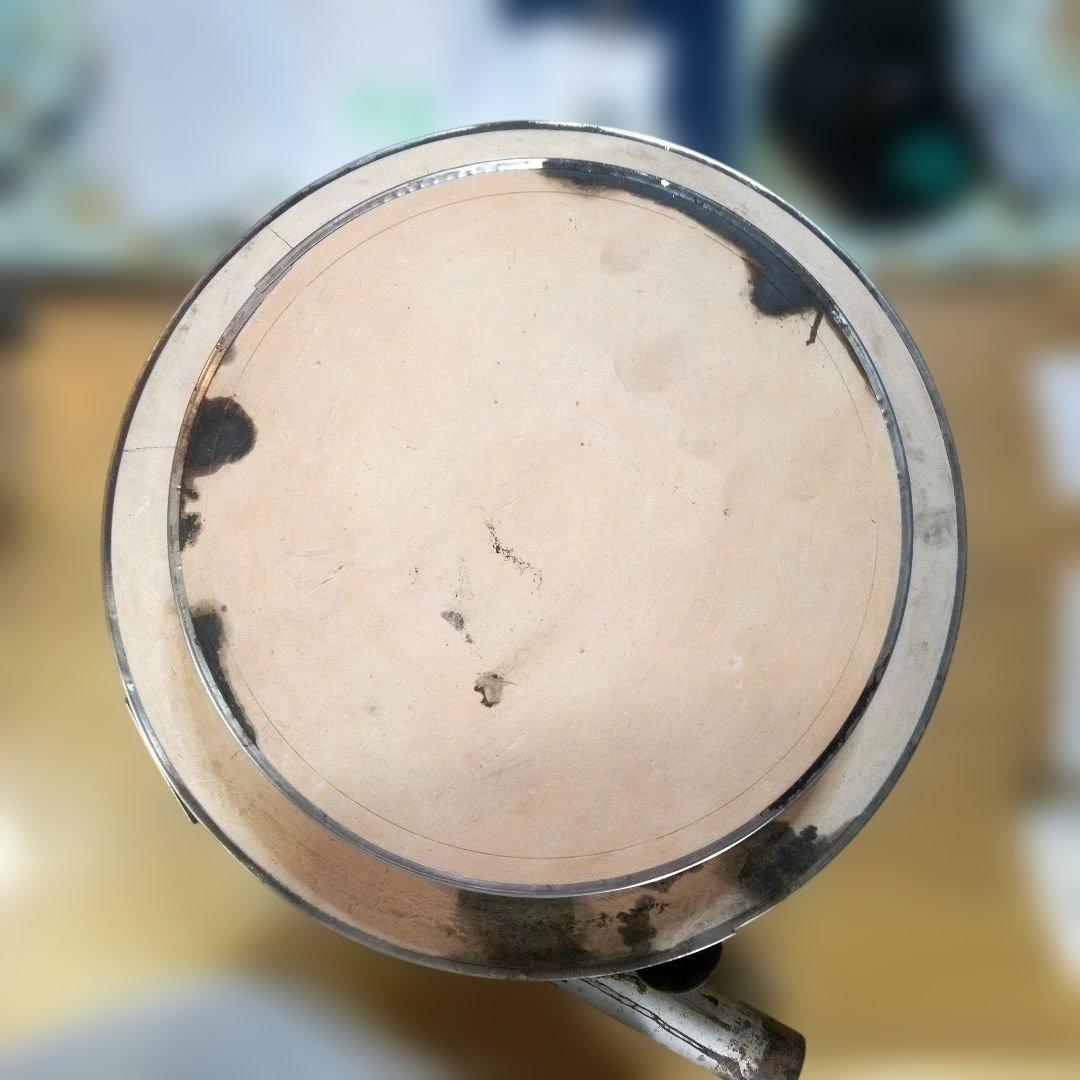 キンカの炭焼き窯と思われます　（キンカ　炭焼き窯　ステンレス　標準型　Ｎ４か？）