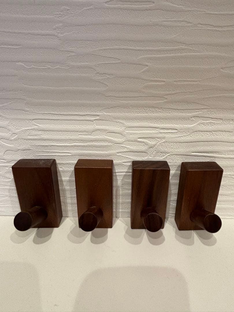 木製ウォールフックセット　8個　MUJI 定価1100円（1個、税込）