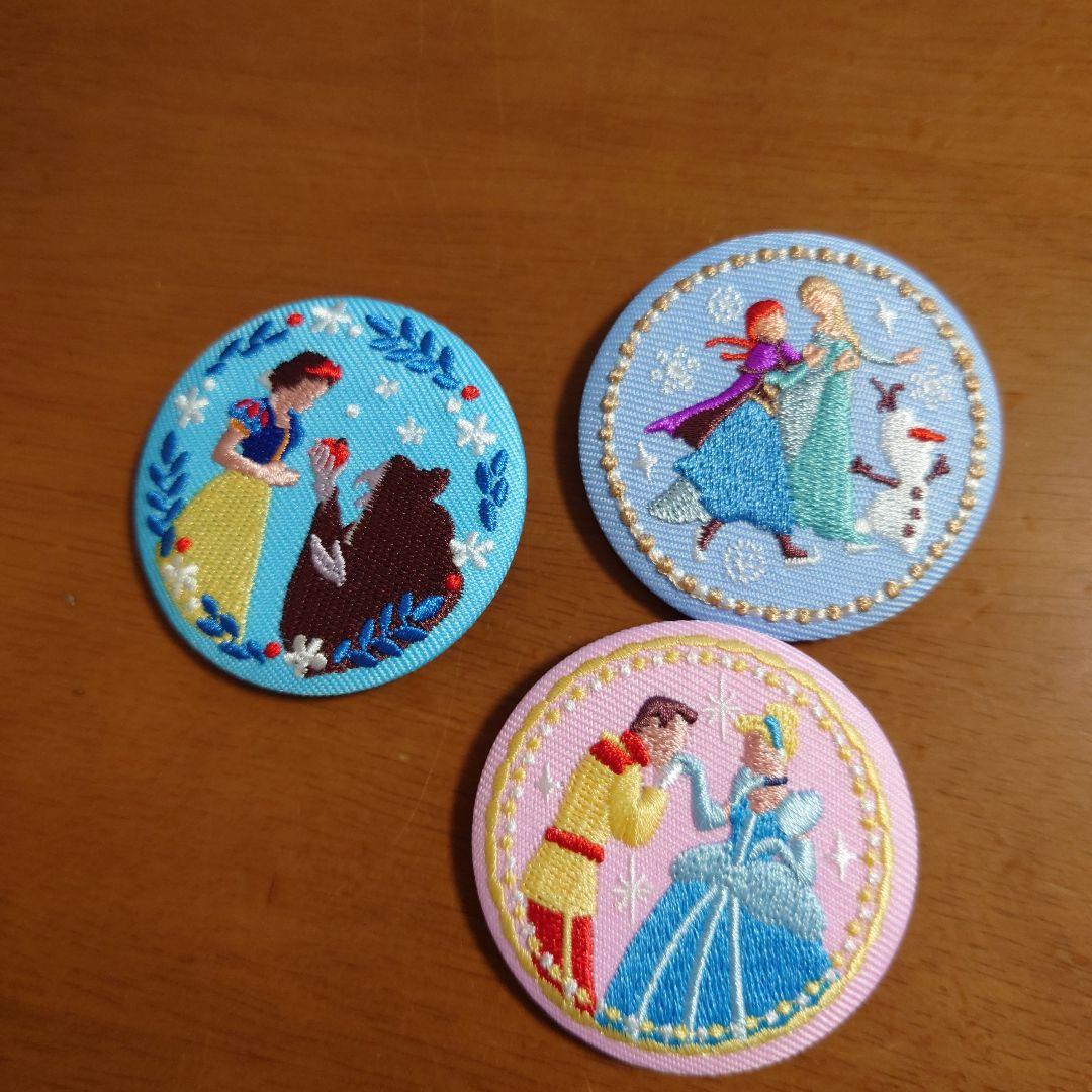 ディズニー刺繍缶バッジ2