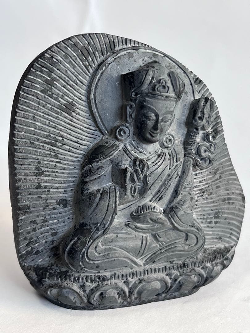 ネパール産 サリグラム アンモナイト 化石 仏神 彫刻